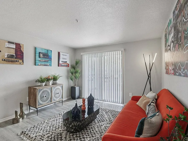 Avonmora Apartments — Photo 6