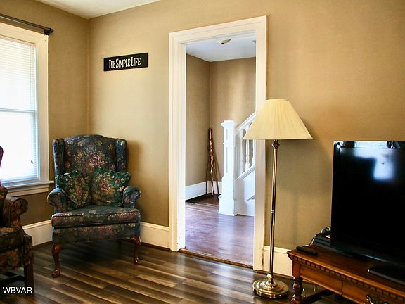 4th image of 2085 Whitford Ave S