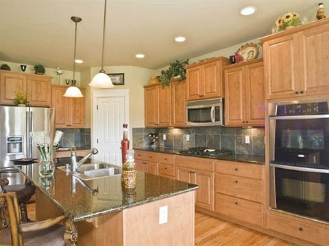3rd image of 4228 Cashmere Dr NE