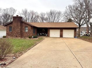 205 Oak Tree Dr, Columbia, IL 62236