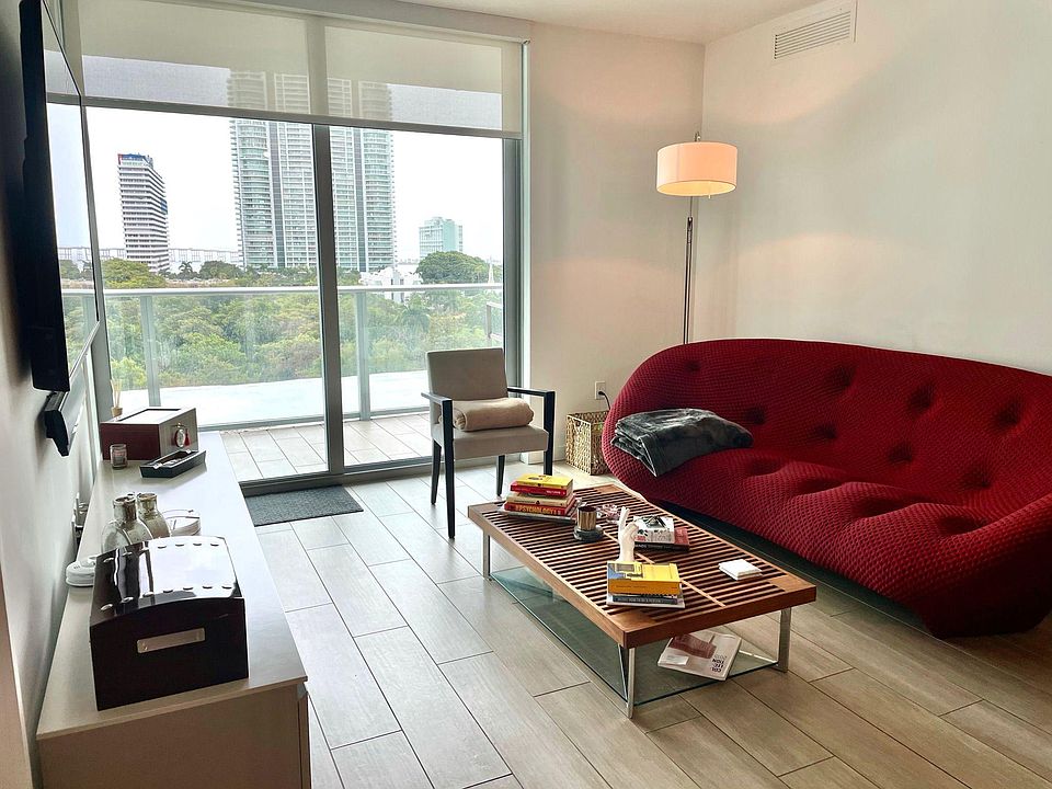 1st image of 1600 SW 1st Ave APT 903