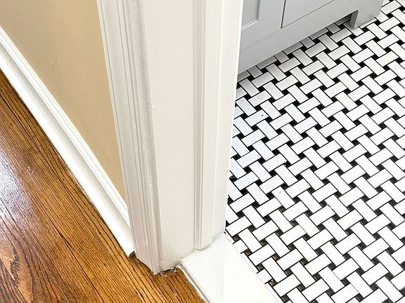 4th image of 310 Domer Ave #3