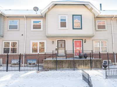 1043 W Winona St, Chicago, IL, 60640