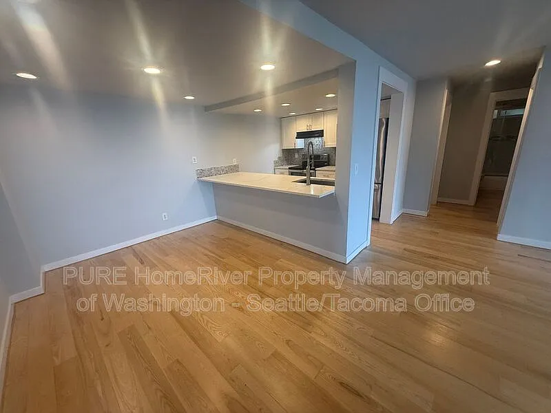2 bed, 1.0 bath, 1024 sqft, $2,795 — Photo 3