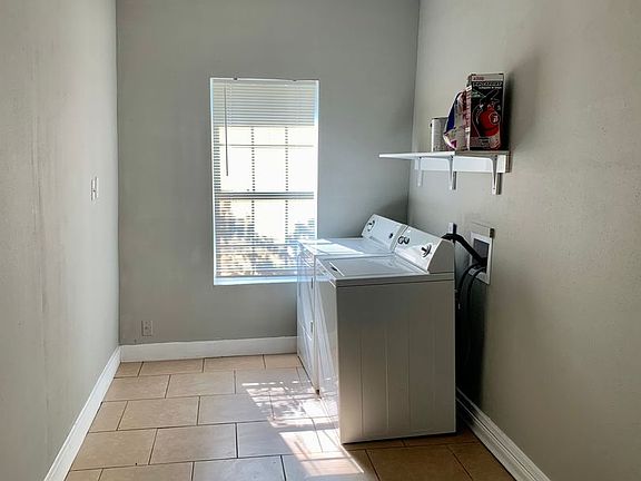5th image of 1511 W Ashby Pl #1