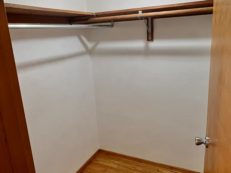 9815 Ridgely Ln — Photo 14