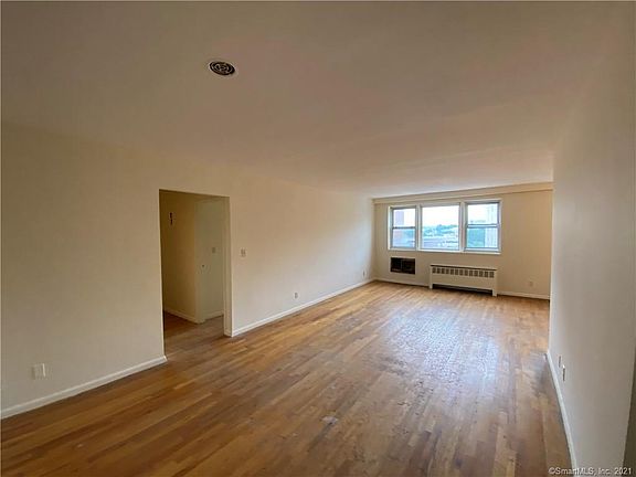 3rd image of 125 Prospect St APT 5A