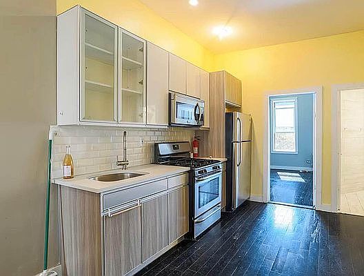 3rd image of 386 Harman St #2B