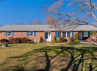 929 Rock Spring Dr, Winston Salem, NC 27105