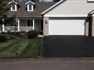 8927 N Clearwater Dr, Zeeland, MI 49464