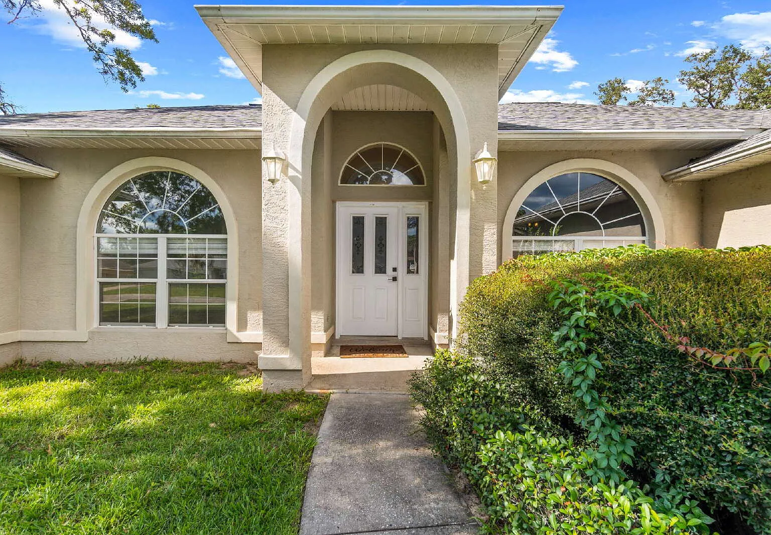 3 bed, 2.0 bath, 1966 sqft, $2,000 — Photo 4