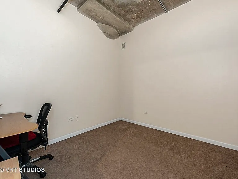 1550 S Blue Island Ave #407 — Photo 9