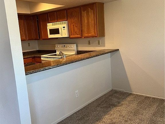 5th image of 4420 Woodpine Dr Unit 101