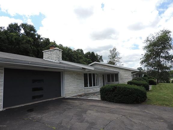 Garage, paved driveway