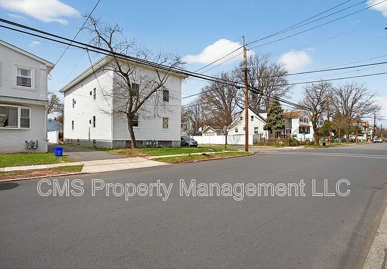 378 Grand St #1R — Photo 22