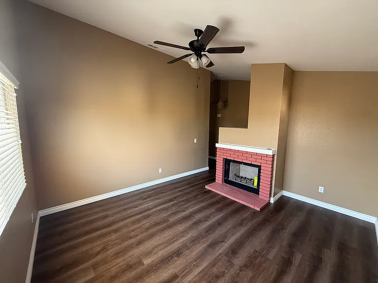14819 Rosemary Dr — Photo 15