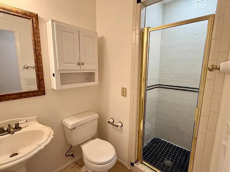 6106 Skahan Ln — Photo 7