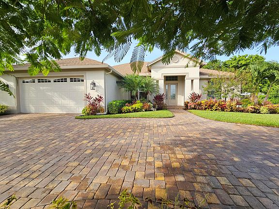 3rd image of 511 SE Felix Avenue