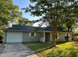 7 Grandiflora Ln, Beaufort, SC 29907