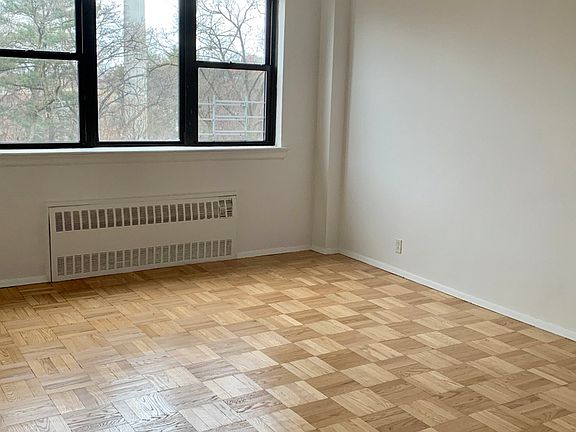 2nd image of 735 Kappock St #10BA