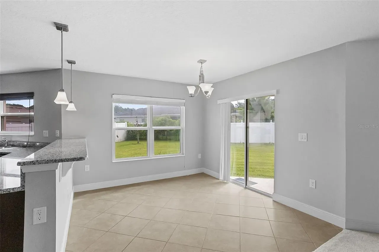 3 bed, 3341 sqft, $2,350 — Photo 3
