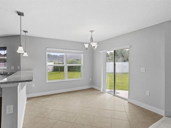 3rd image of 1516 Angler Ave