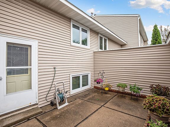 3rd image of 7681 Whitney Dr