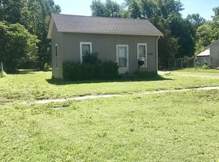 710 Chestnut St, Halstead, KS 67056