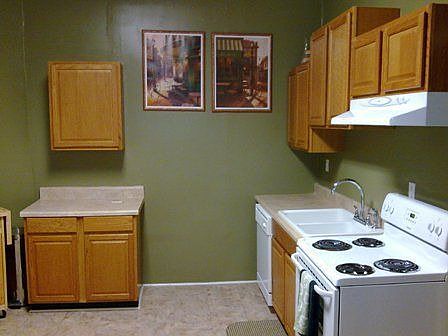 ENORMOUS eat-in Kitchen with all appliances including dishwasher. 