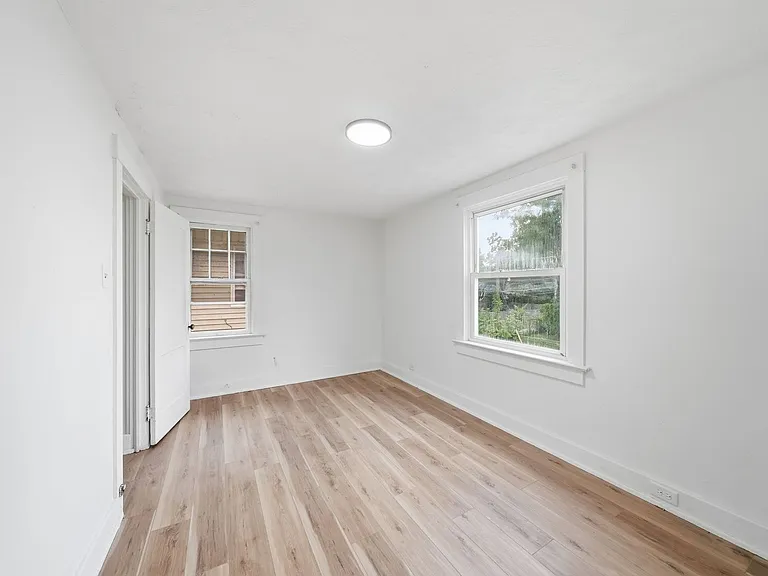 1211 Emily St — Photo 24