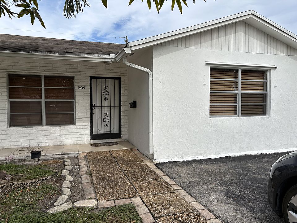 Front entry (Twin home/house)