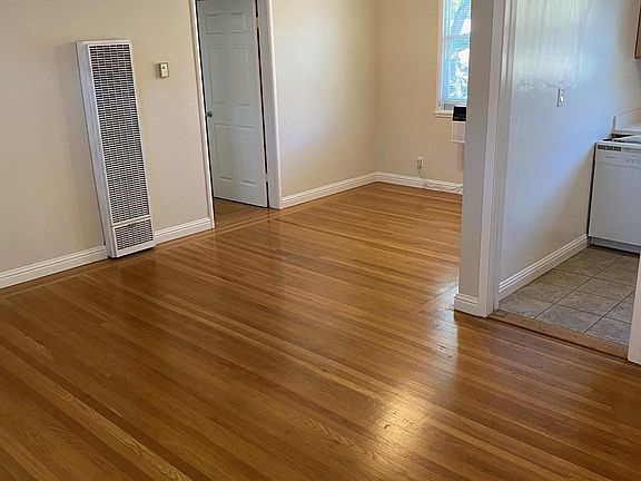 3rd image of 274 Everett Ave #274