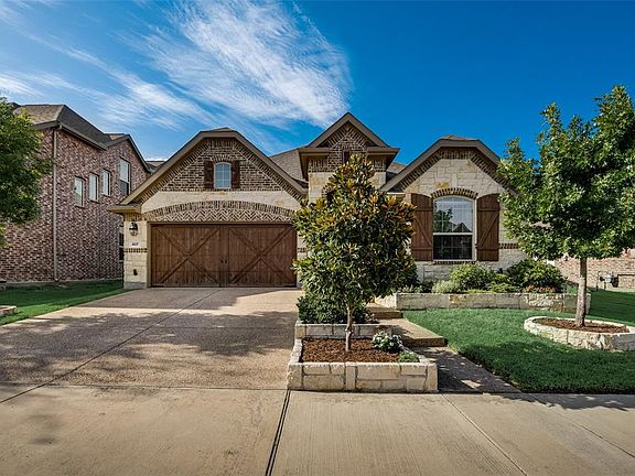 2nd image of 407 Dominion Dr