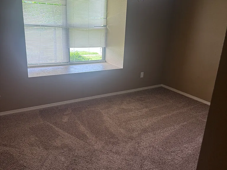 1312 Crossing Loop — Photo 9