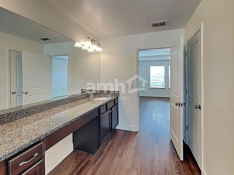 4540 Reisswood Loop — Photo 12