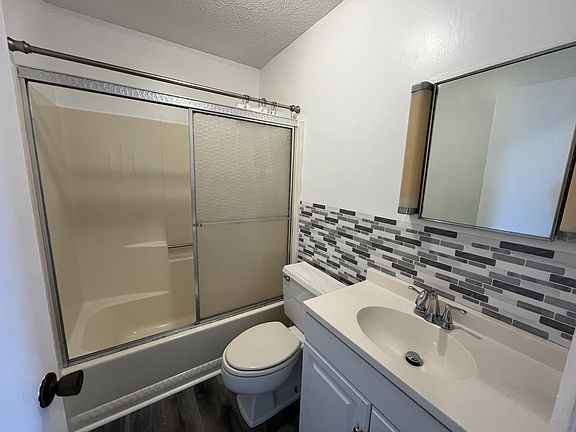 5th image of 204 W Bernard Ave #6