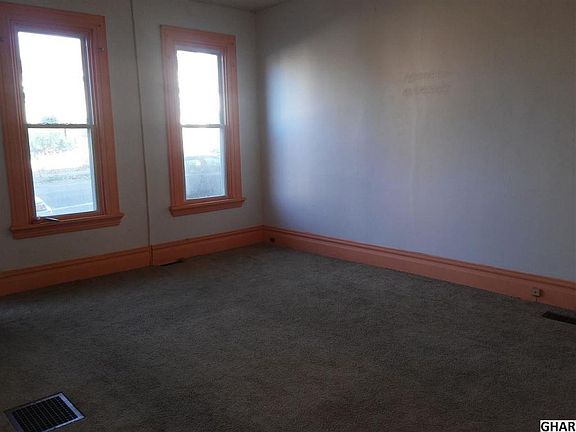 3rd image of 1813 Market St