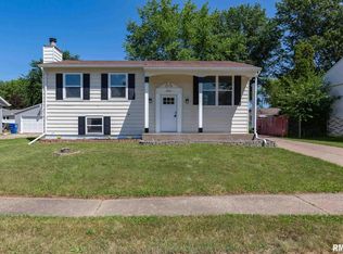 1810 W 54th St, Davenport, IA 52806