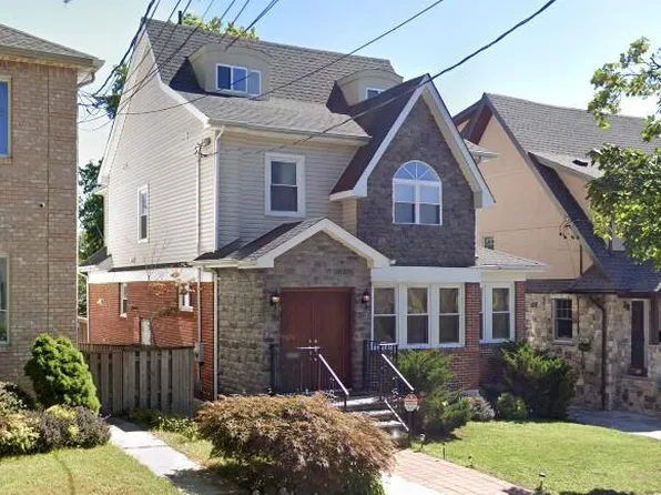 25 Piedmont Ave, Staten Island, NY 10305