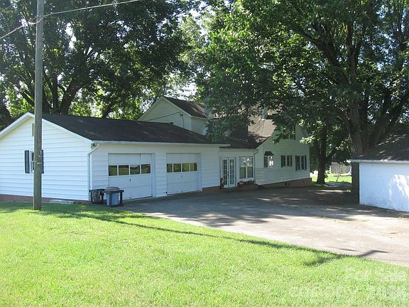 2nd image of 3817 Hartland Rd