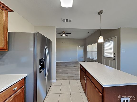 5th image of 500 Noble Grove Ln