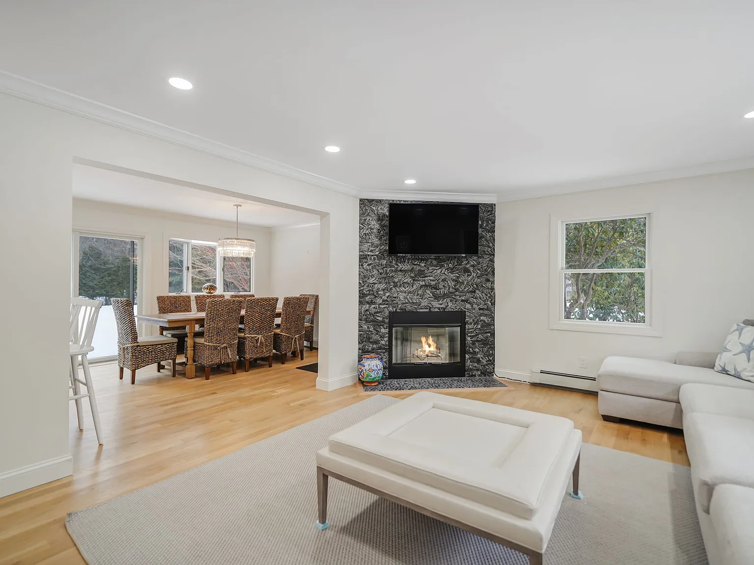 Seasonal Retreat On Pine Tree Lane — Photo 3