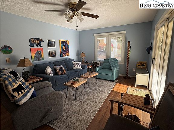 3rd image of 6 Ridgewood Lane