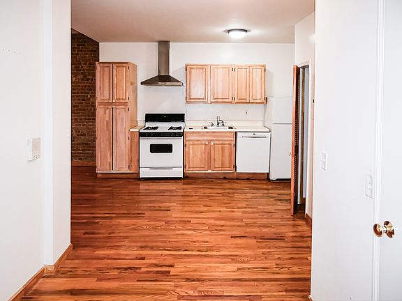 4th image of 1157 3rd Ave APT 8