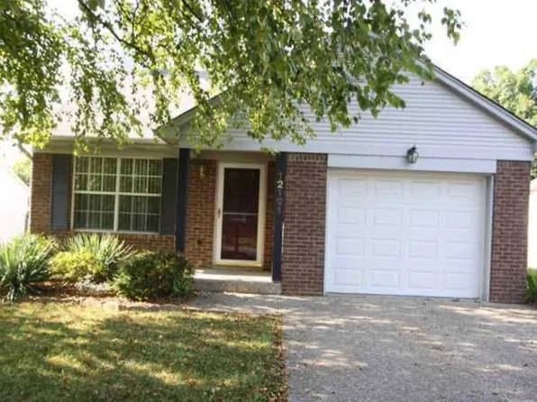 12121 Bay Run Dr, Worthington Hills, KY 40245