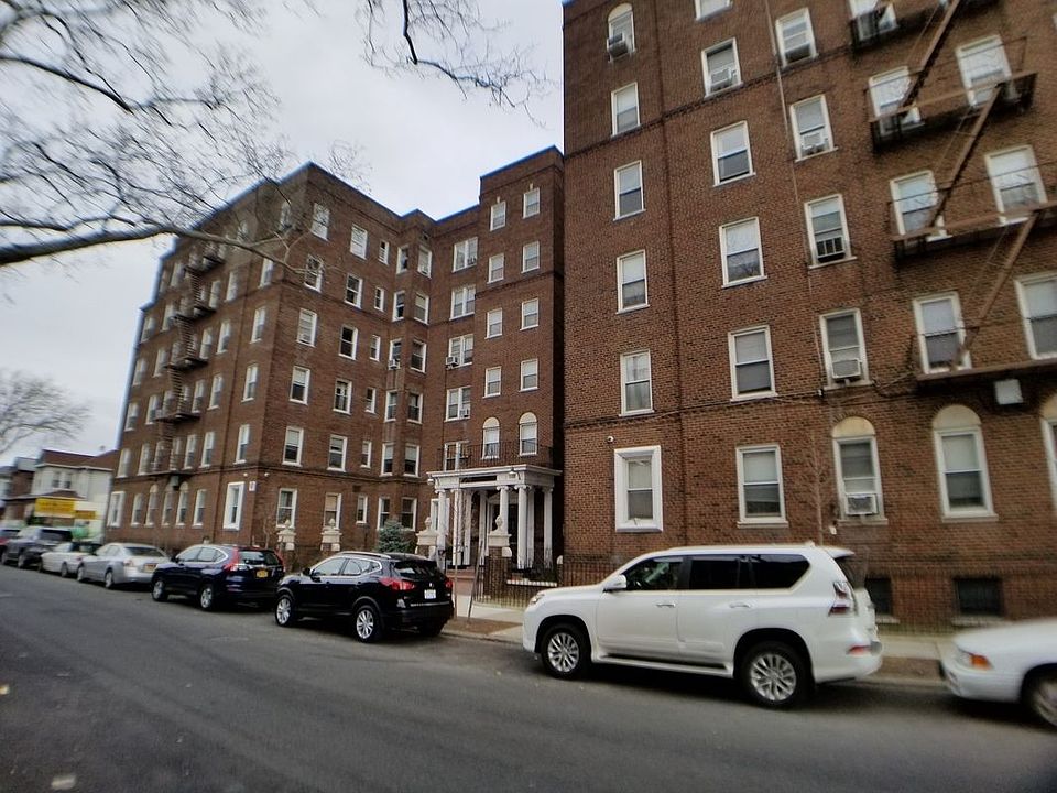 1st image of 2195 E 22nd St APT 1D
