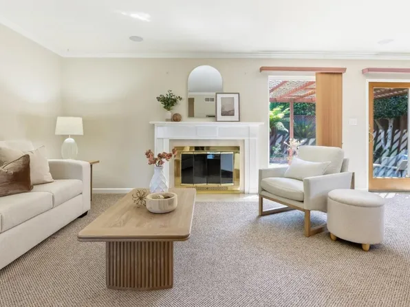 1126 W Knickerbocker Dr, Sunnyvale, CA 94087