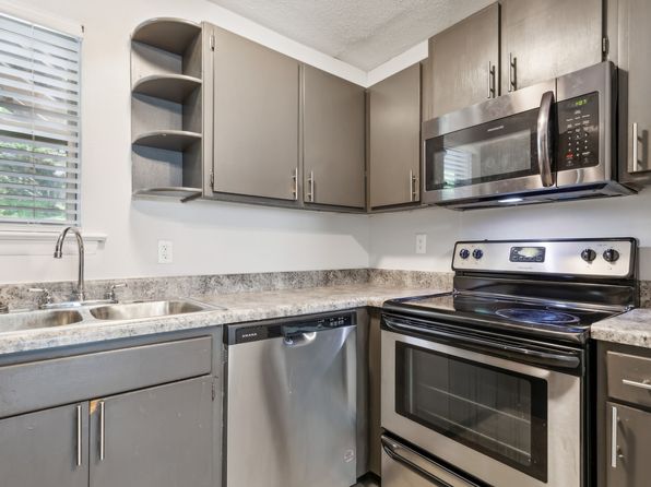 621 Memorial Dr #14-1402