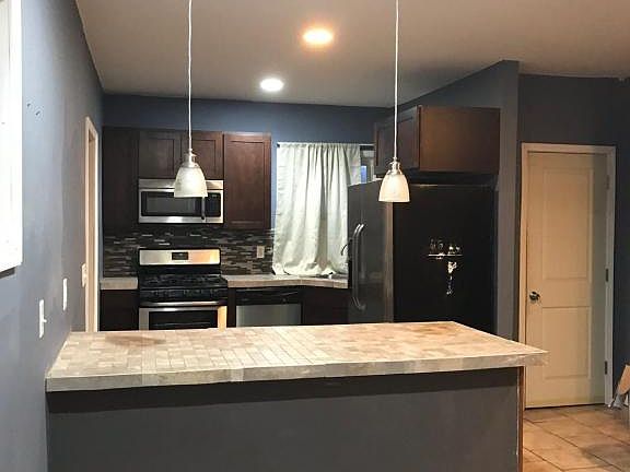 5th image of 2045 Stafford Ave SW