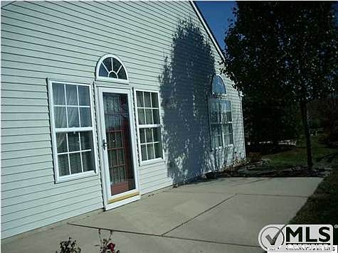 4th image of 3665 Vicari Ave